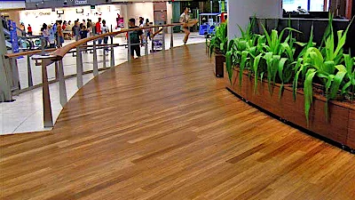 Faserbambus Parkett boden im Flughafen